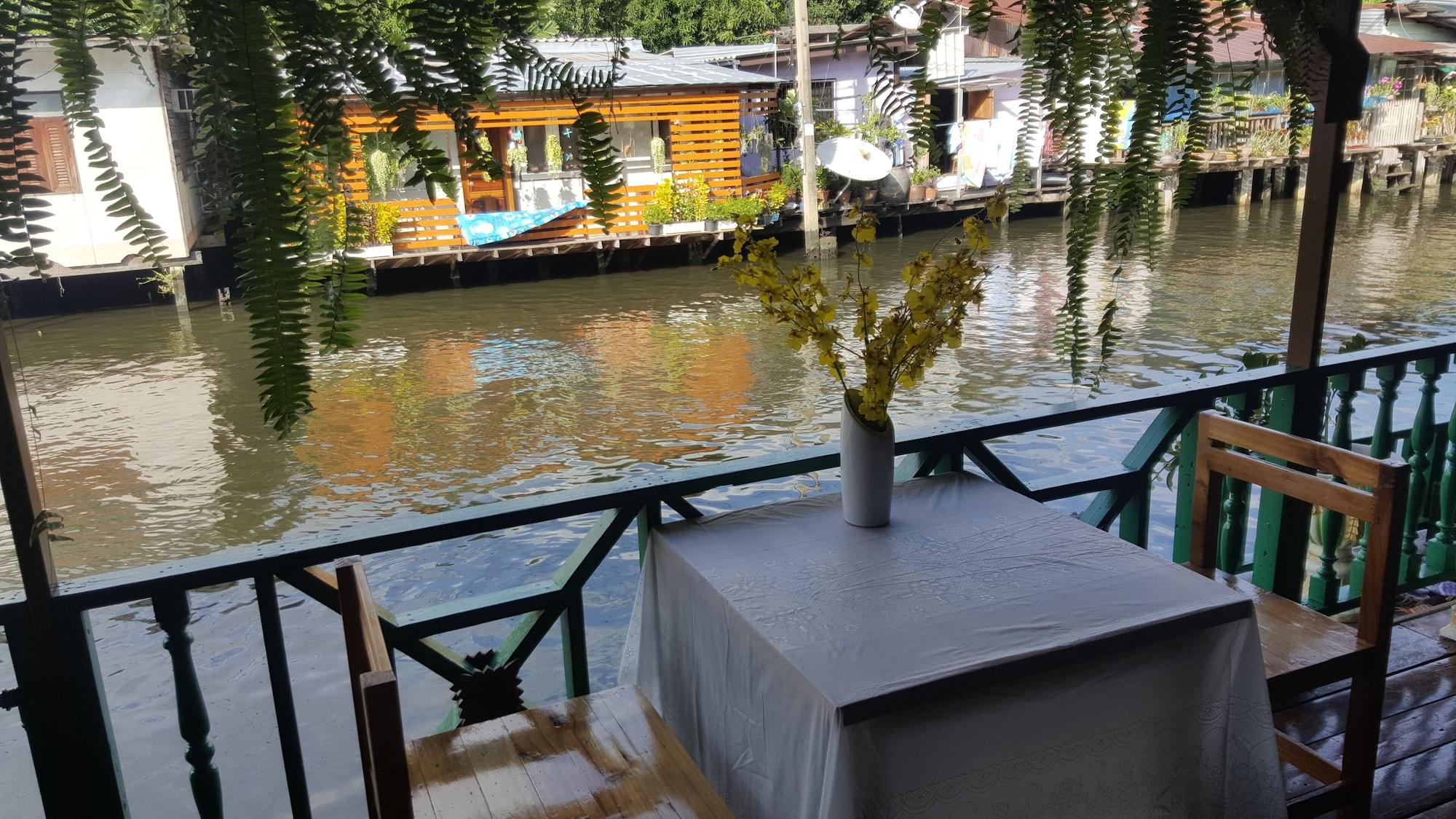 Bangluang House Hotel Bangkok Bagian luar foto