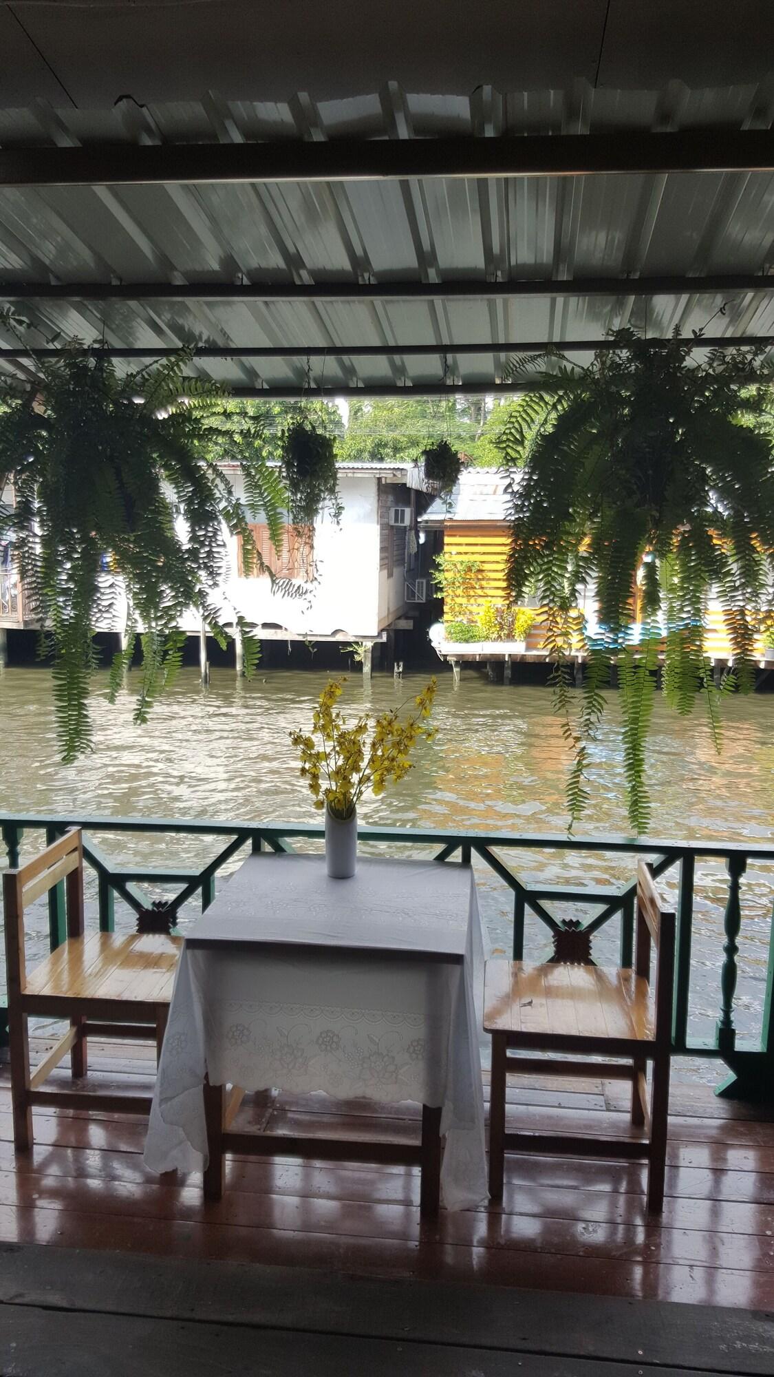 Bangluang House Hotel Bangkok Bagian luar foto