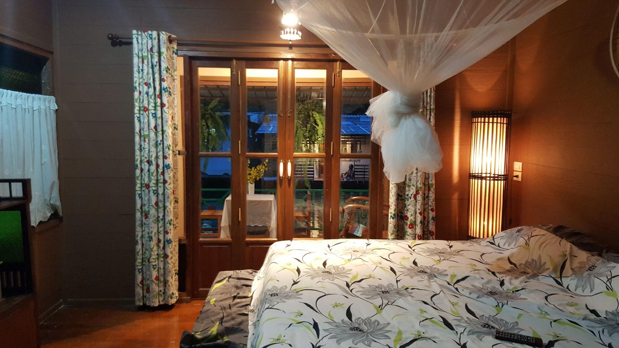 Bangluang House Hotel Bangkok Bagian luar foto