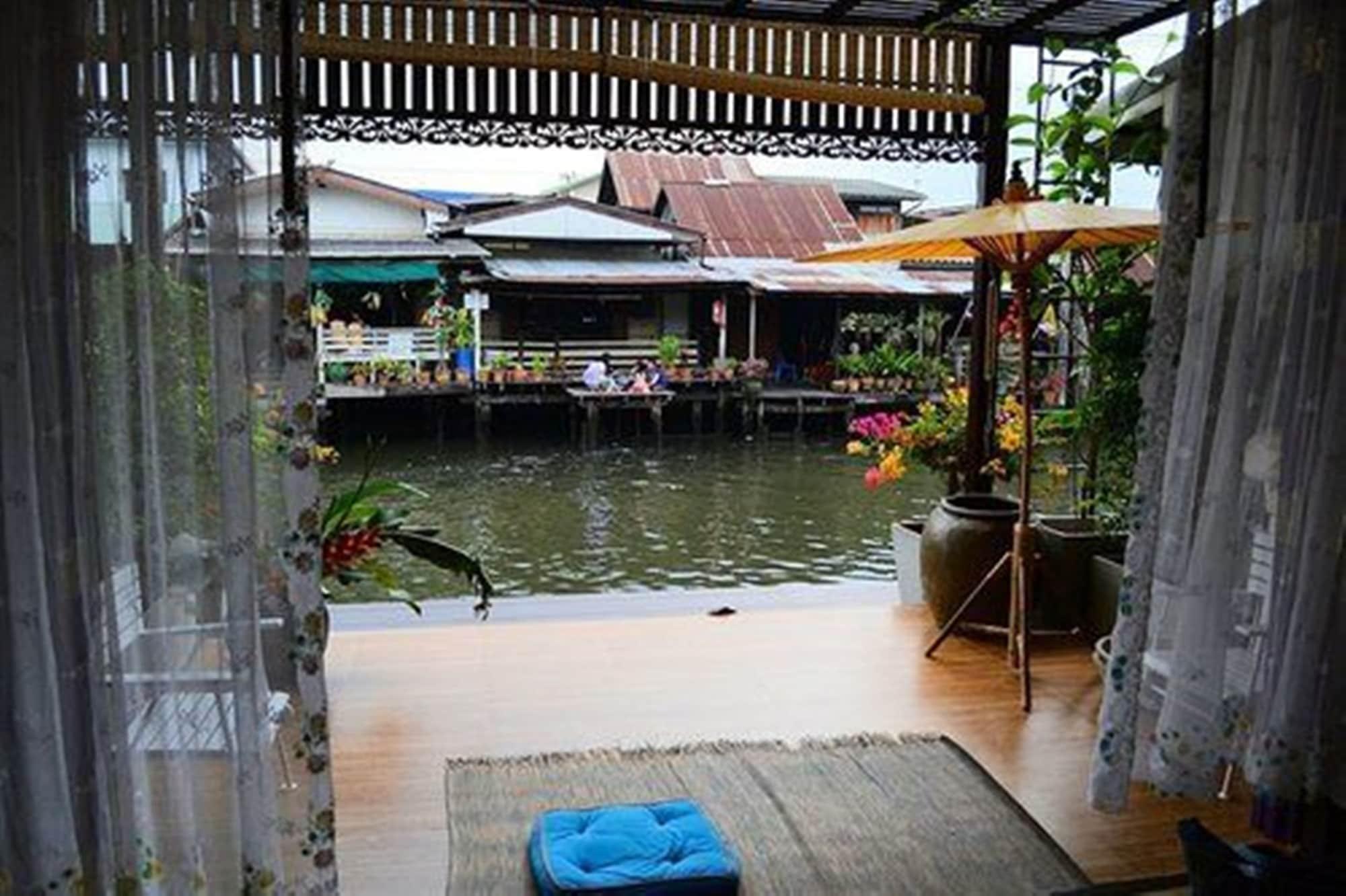 Bangluang House Hotel Bangkok Bagian luar foto