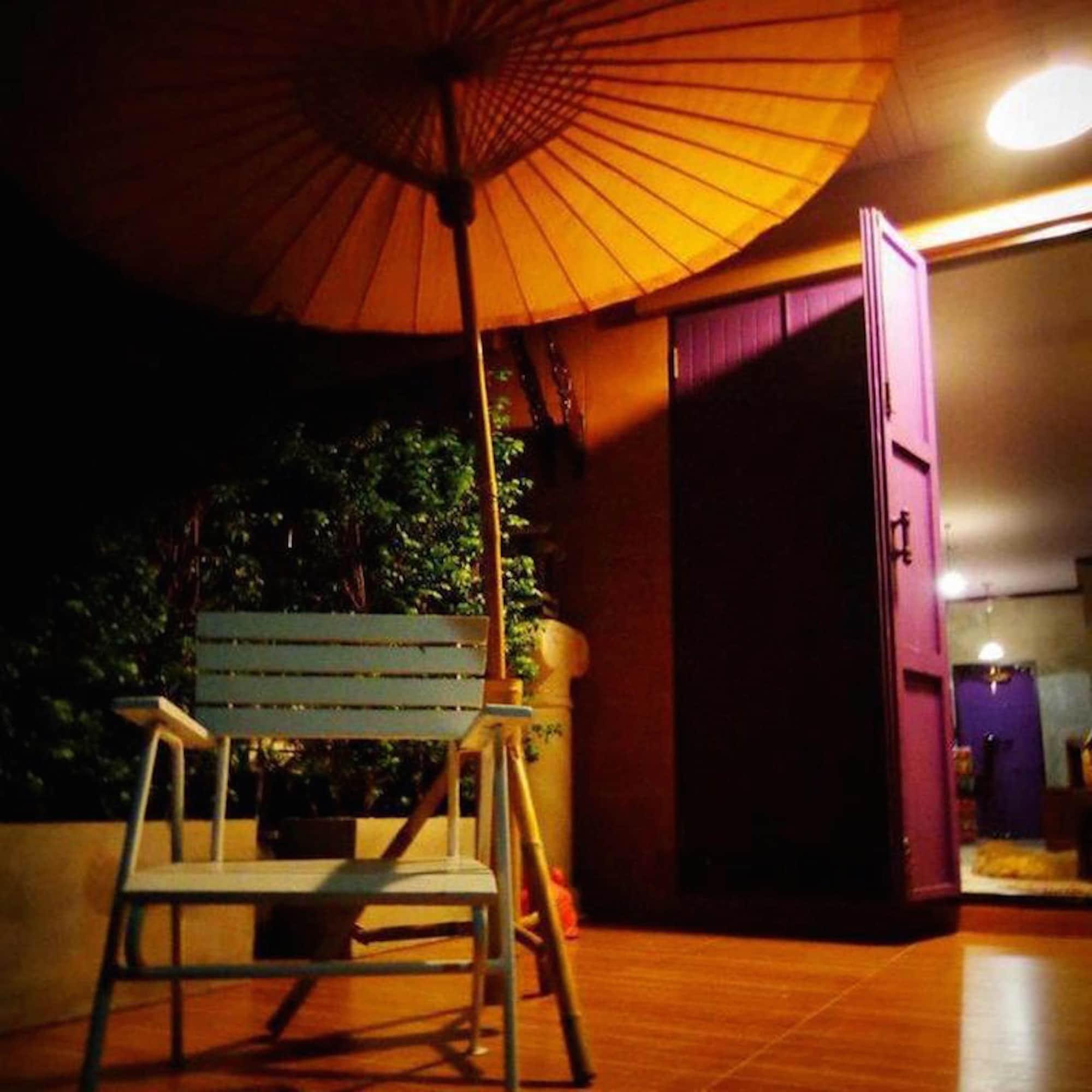 Bangluang House Hotel Bangkok Bagian luar foto