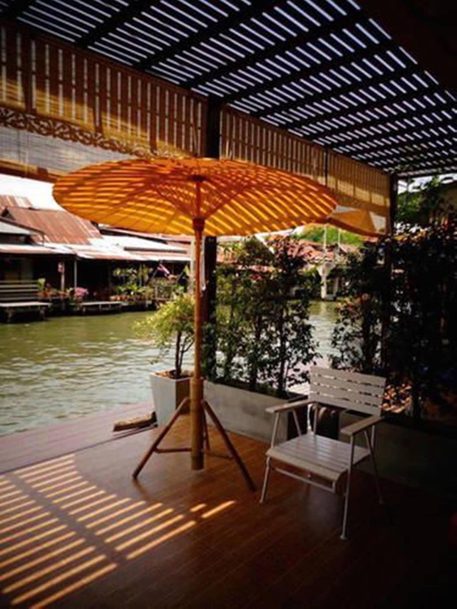 Bangluang House Hotel Bangkok Bagian luar foto