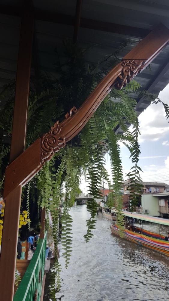 Bangluang House Hotel Bangkok Bagian luar foto