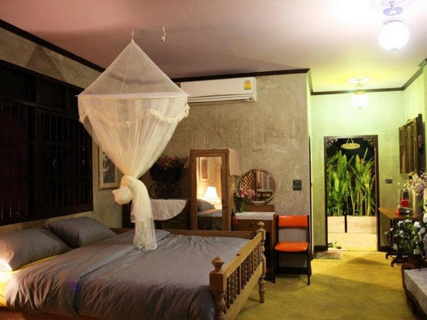 Bangluang House Hotel Bangkok Bagian luar foto