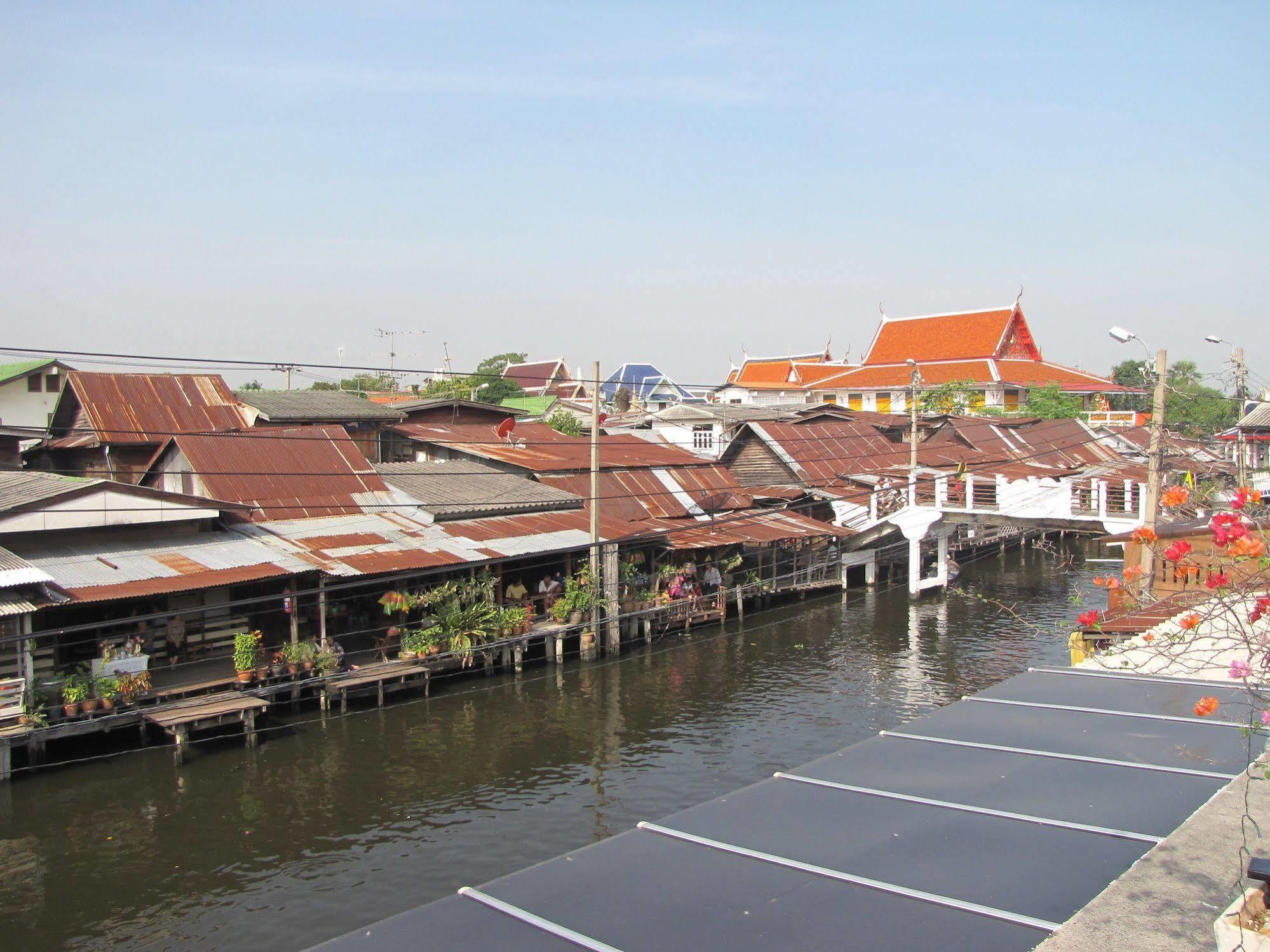 Bangluang House Hotel Bangkok Bagian luar foto