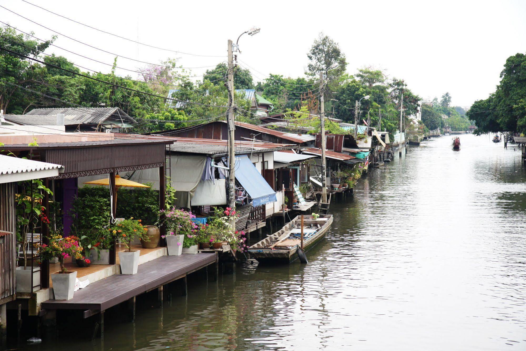 Bangluang House Hotel Bangkok Bagian luar foto