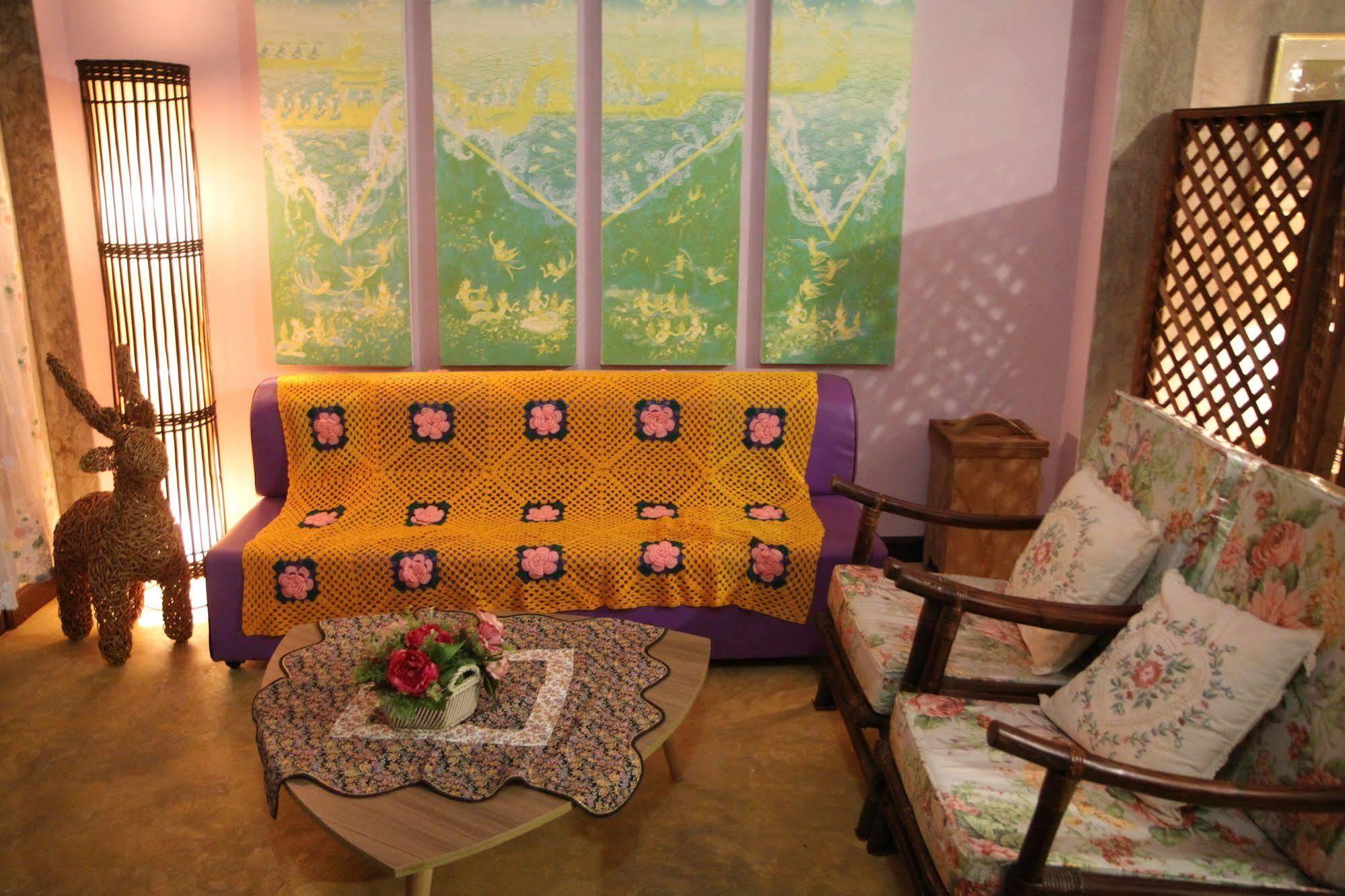 Bangluang House Hotel Bangkok Bagian luar foto