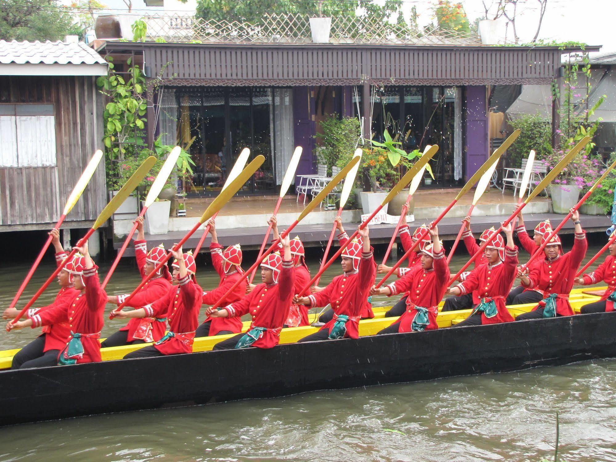 Bangluang House Hotel Bangkok Bagian luar foto