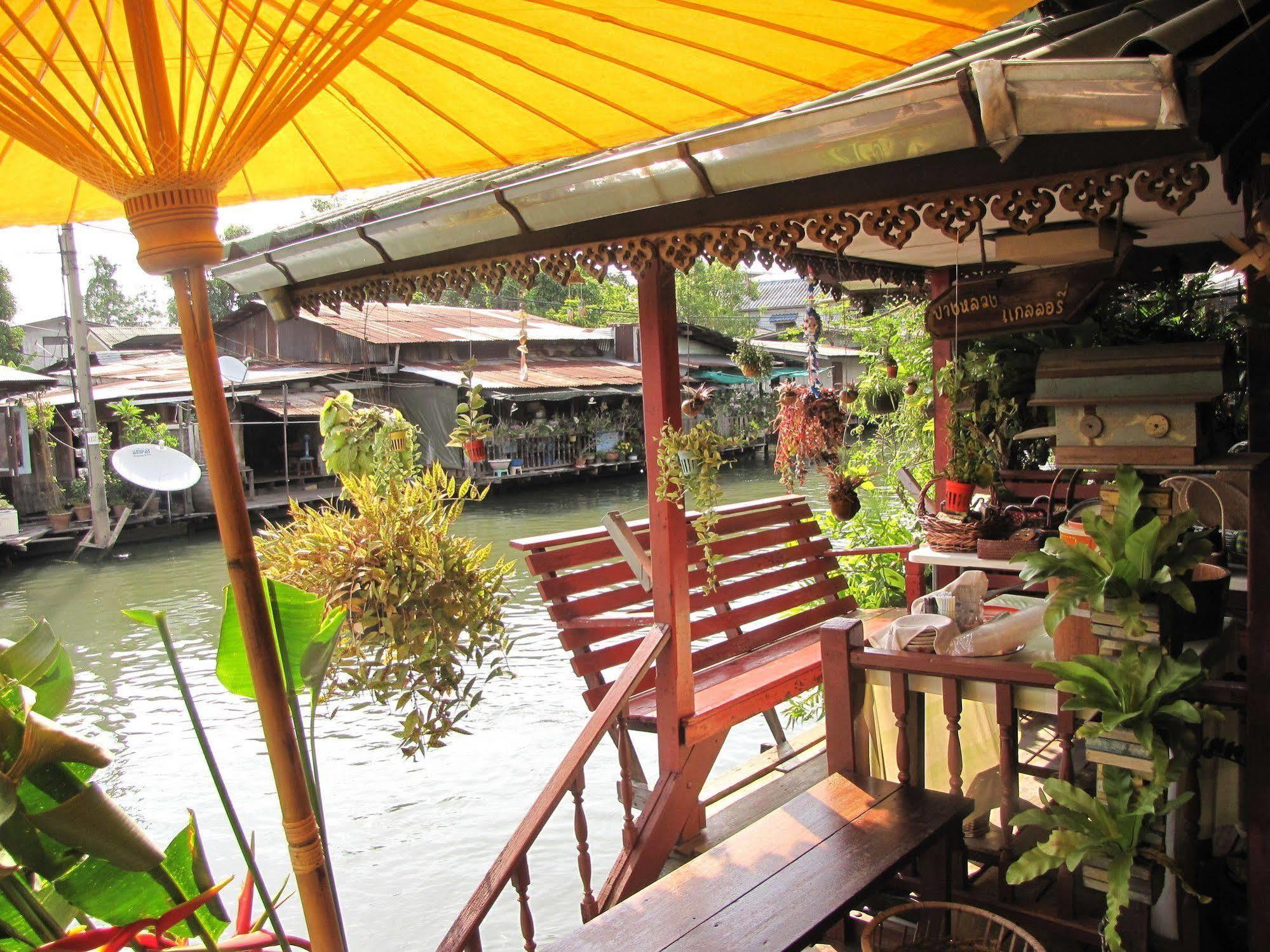 Bangluang House Hotel Bangkok Bagian luar foto