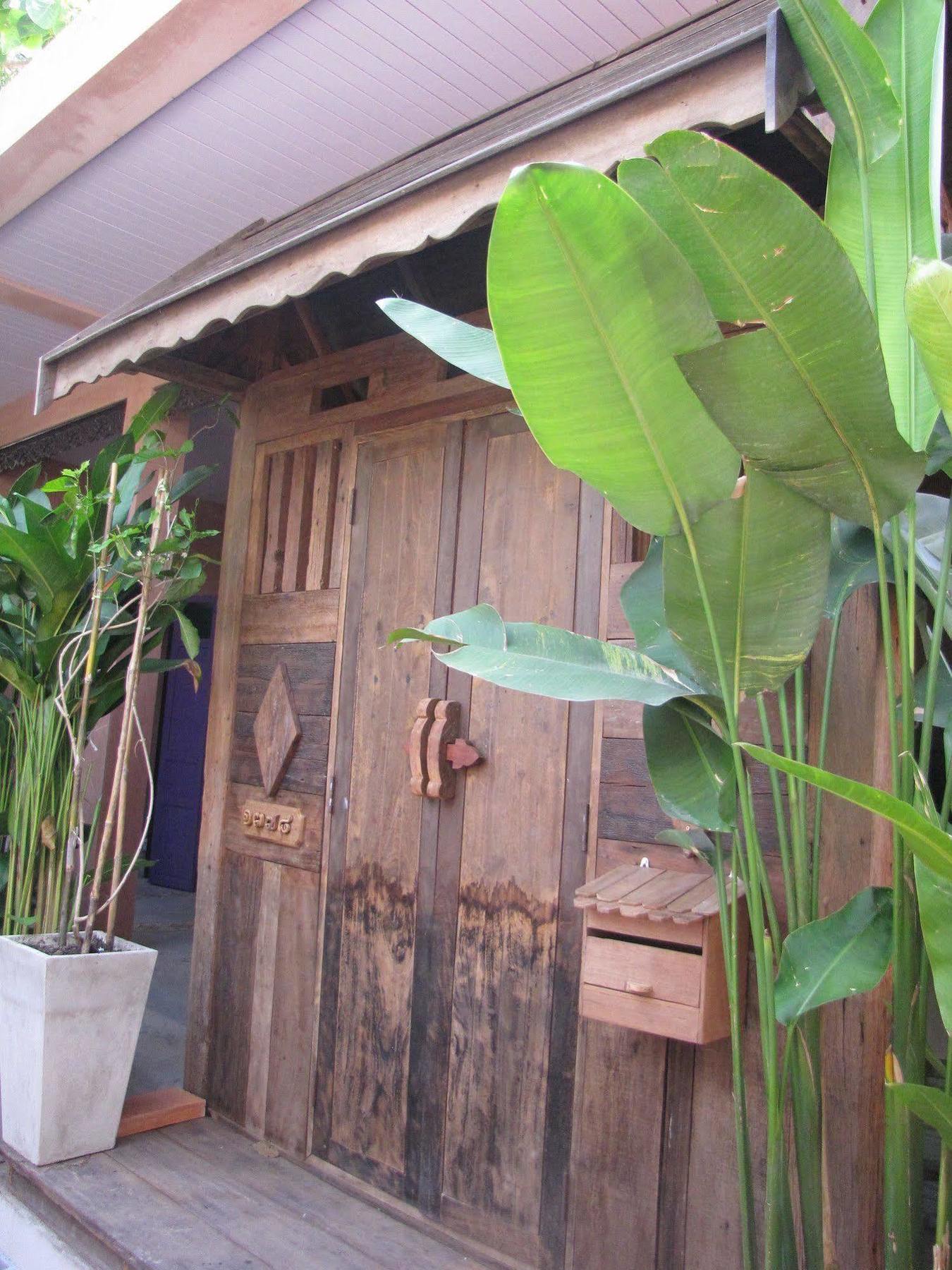 Bangluang House Hotel Bangkok Bagian luar foto